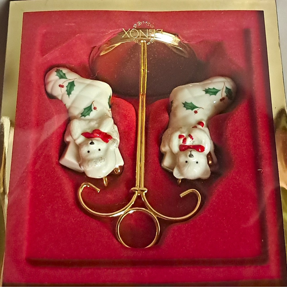 Lenox Holiday Stocking Salt & Pepper Shakers w/ Stand, Boxed